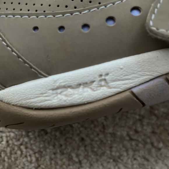 Ryka T Strap walking shoes - Picture 4 of 11